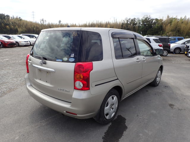 TOYOTA Raum thumbnail 5
