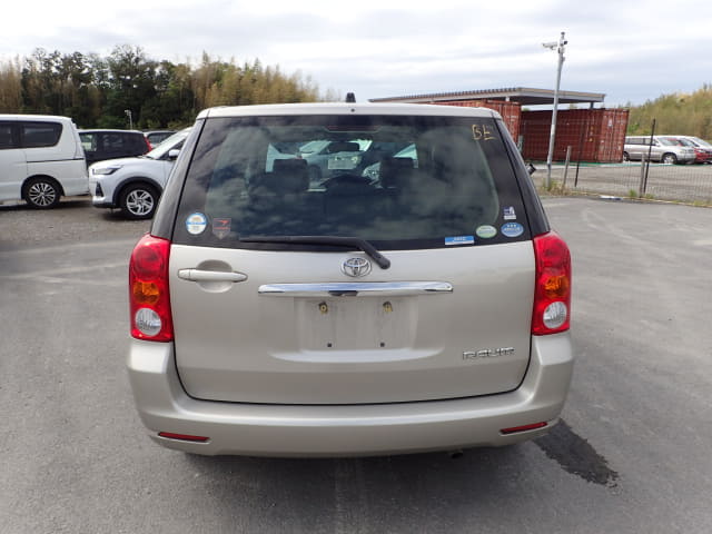 TOYOTA Raum thumbnail 4