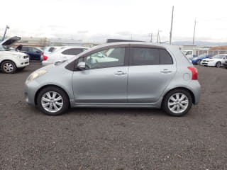 2009 TOYOTA Vitz