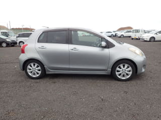 2009 TOYOTA Vitz
