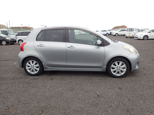 TOYOTA Vitz thumbnail 6
