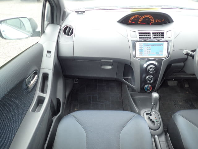 TOYOTA Vitz thumbnail 33