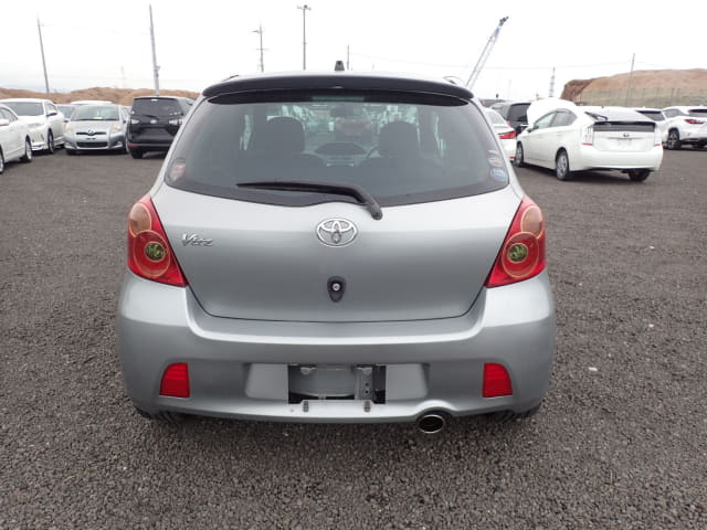 TOYOTA Vitz thumbnail 4