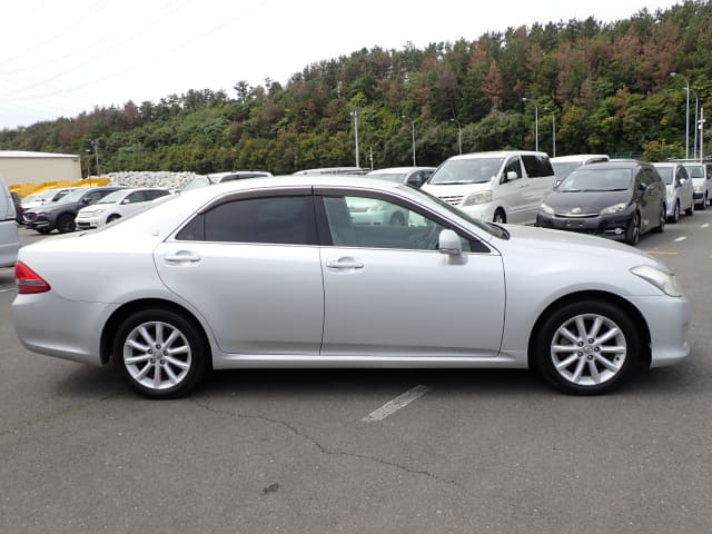 TOYOTA Crown thumbnail 6