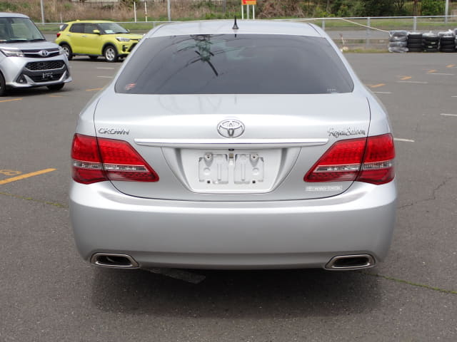 TOYOTA Crown thumbnail 4