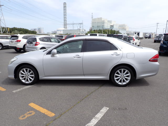 TOYOTA Crown thumbnail 2