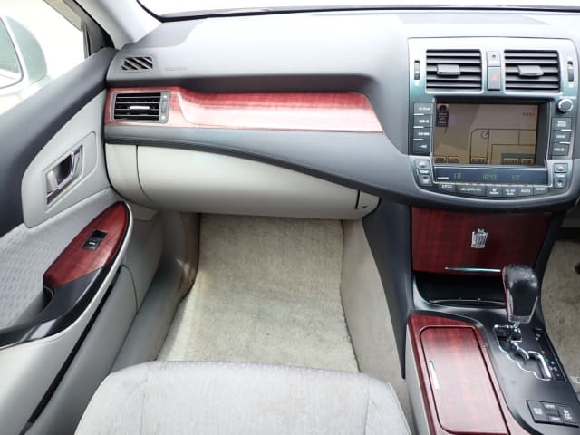 TOYOTA Crown thumbnail 32