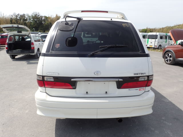 TOYOTA Estima thumbnail 4