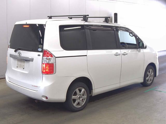 TOYOTA Noah thumbnail 55