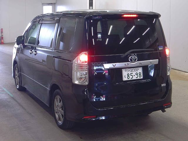 TOYOTA Voxy thumbnail 5