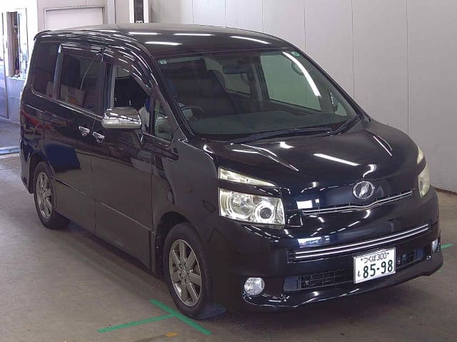 TOYOTA Voxy thumbnail 4