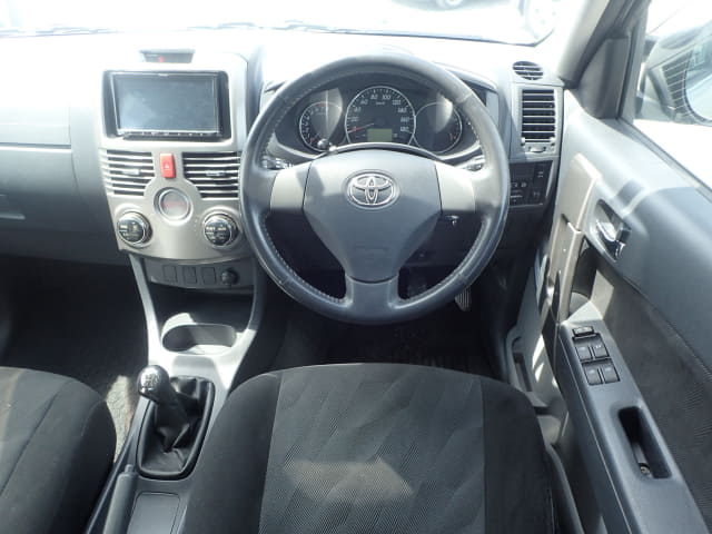 TOYOTA Rush thumbnail 31