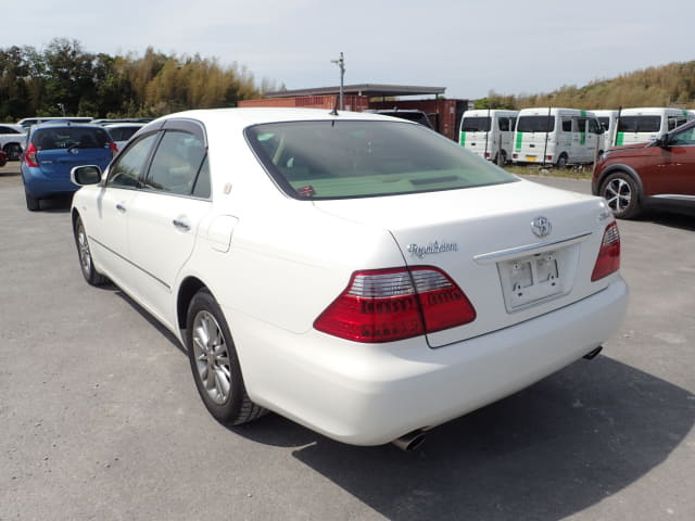 TOYOTA Crown thumbnail 3
