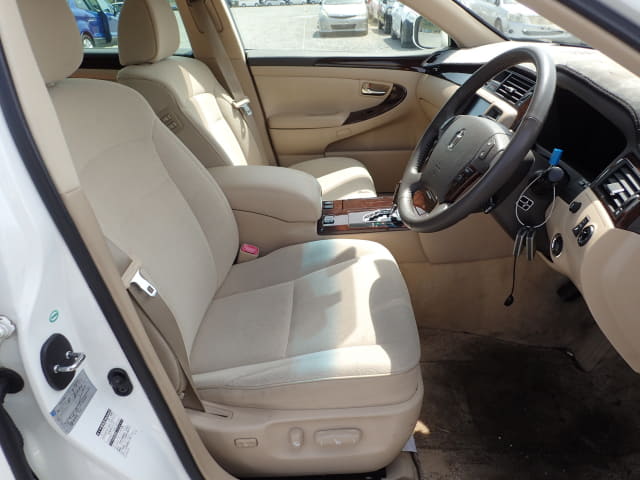 TOYOTA Crown thumbnail 25