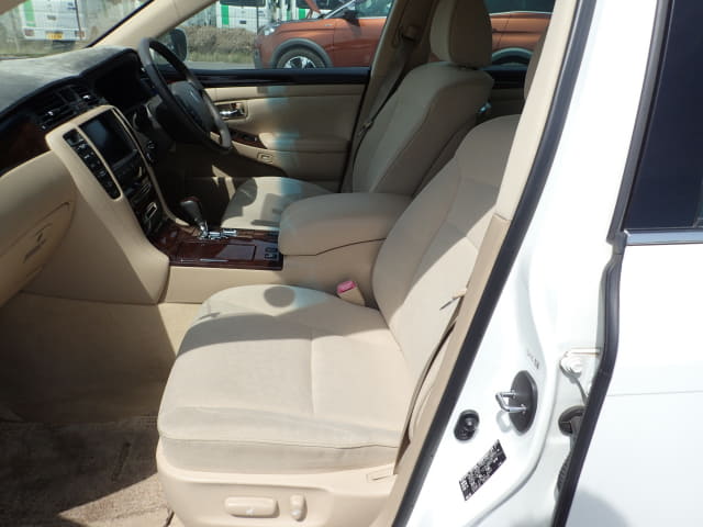 TOYOTA Crown thumbnail 26