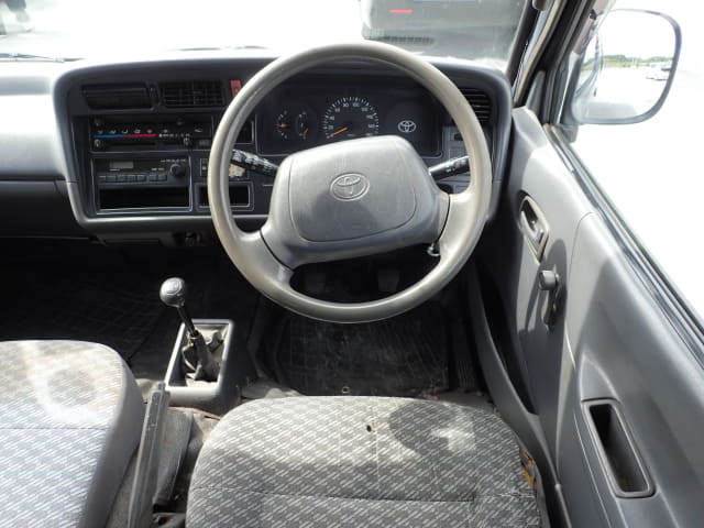 TOYOTA Hiace Van thumbnail 24