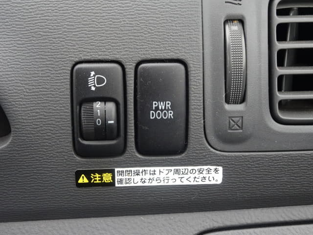 TOYOTA Raum thumbnail 40