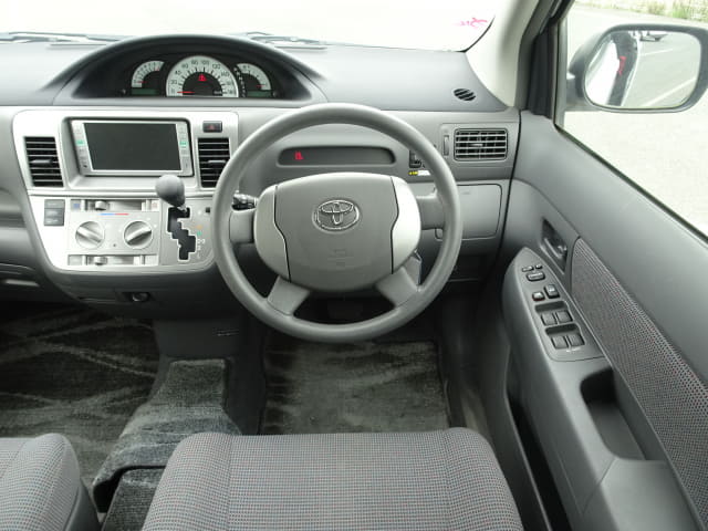 TOYOTA Raum thumbnail 30