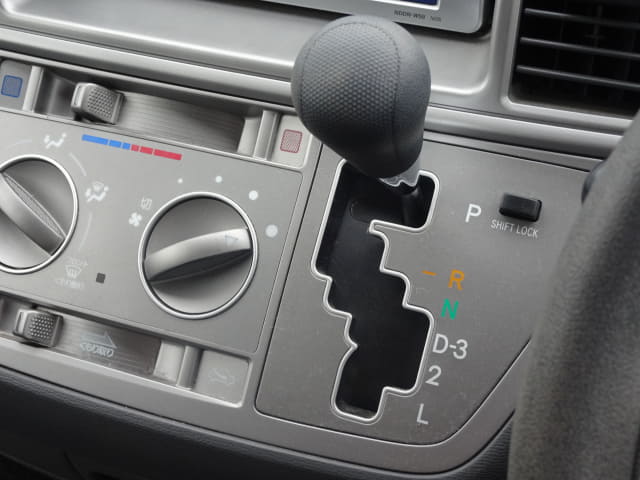 TOYOTA Raum thumbnail 38