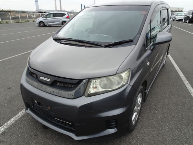HONDA Freed Spike
