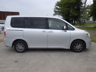 2009 TOYOTA Noah