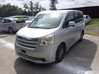 2009 TOYOTA Noah