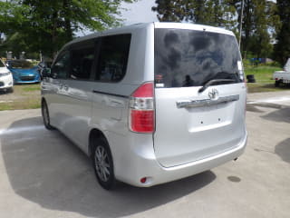2009 TOYOTA Noah