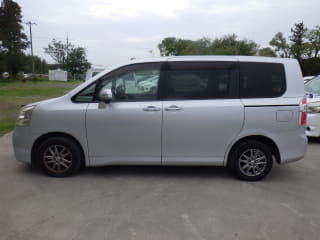 2009 TOYOTA Noah