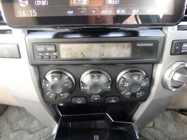 TOYOTA Hilux Surf thumbnail 35