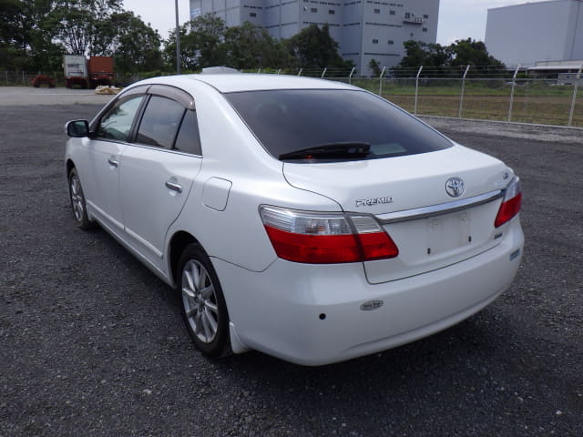 TOYOTA Premio thumbnail 3