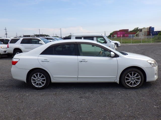 TOYOTA Premio thumbnail 6