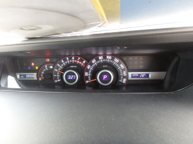 TOYOTA Voxy thumbnail 35