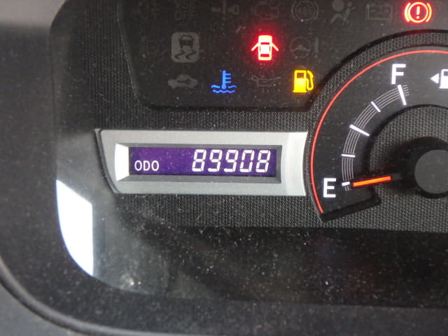 TOYOTA Voxy thumbnail 36
