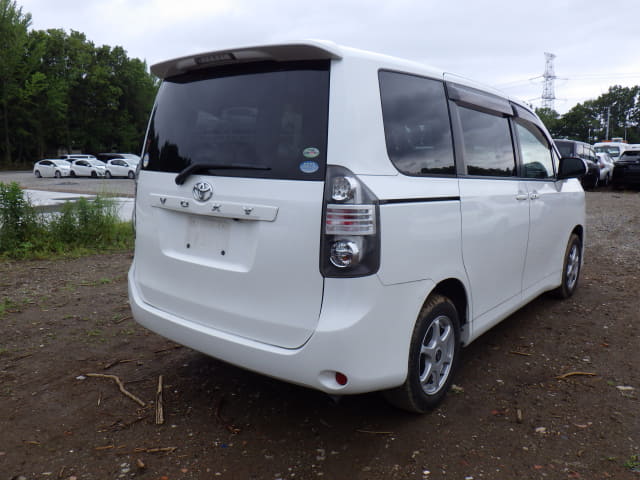 TOYOTA Voxy thumbnail 5