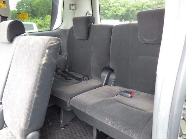 TOYOTA Voxy thumbnail 27
