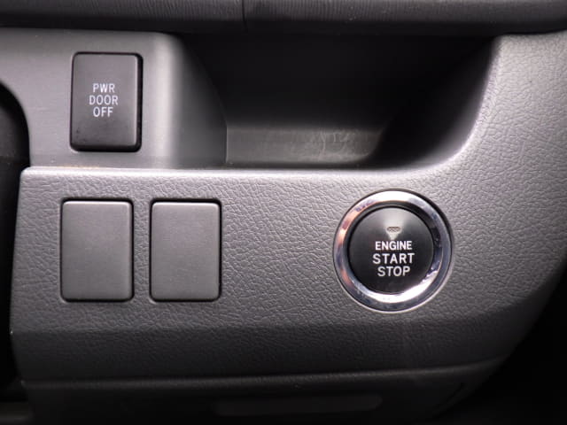 TOYOTA Voxy thumbnail 40