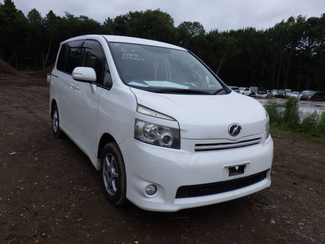 TOYOTA Voxy thumbnail 7