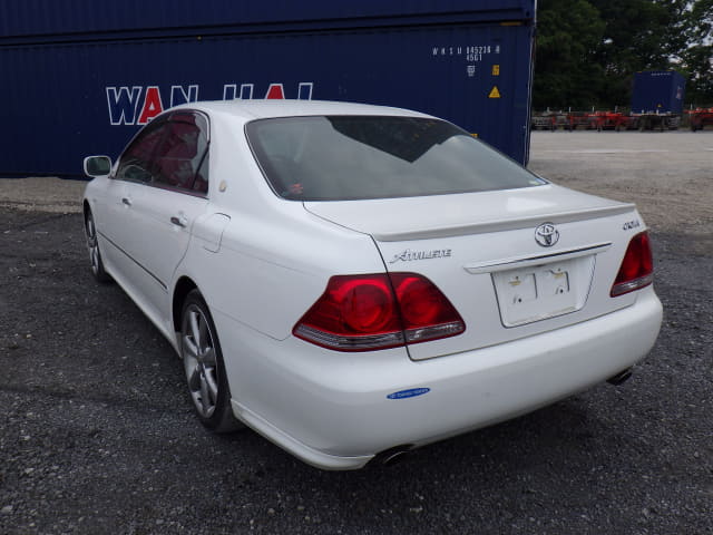 TOYOTA Crown thumbnail 3