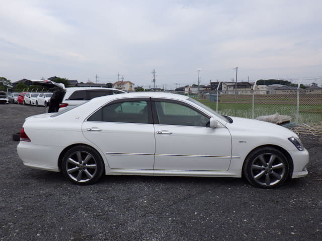 TOYOTA Crown thumbnail 6