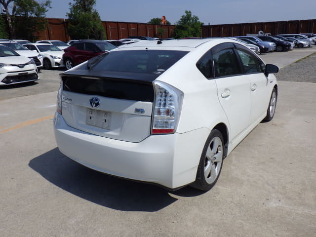 TOYOTA Prius thumbnail 5