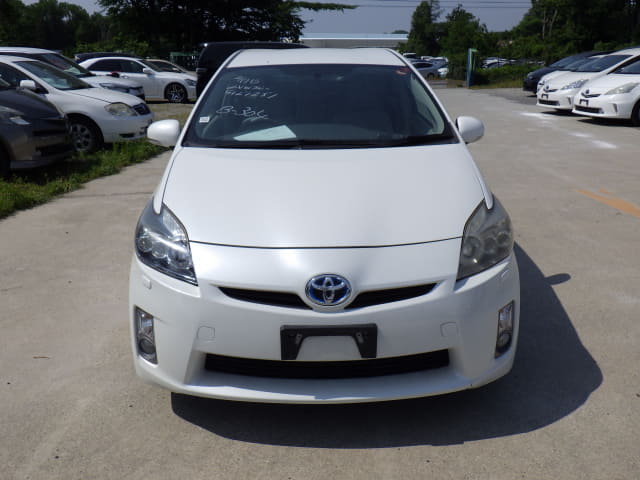 TOYOTA Prius thumbnail 8