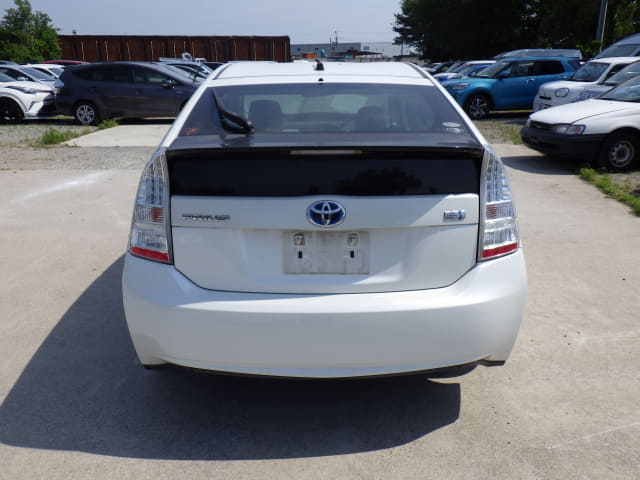 TOYOTA Prius thumbnail 4