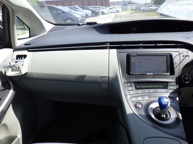 TOYOTA Prius thumbnail 32
