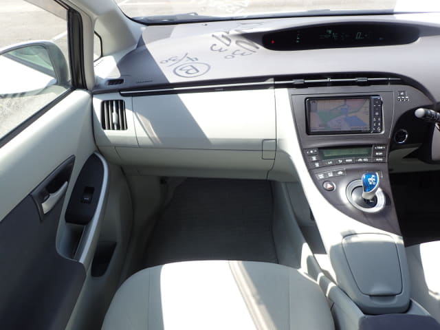 TOYOTA Prius thumbnail 31
