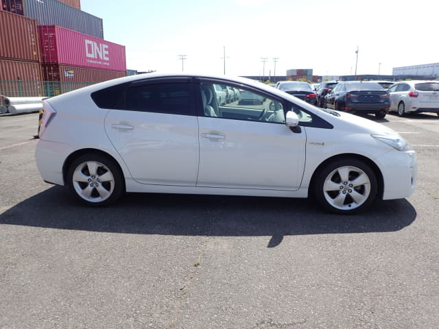 TOYOTA Prius thumbnail 6