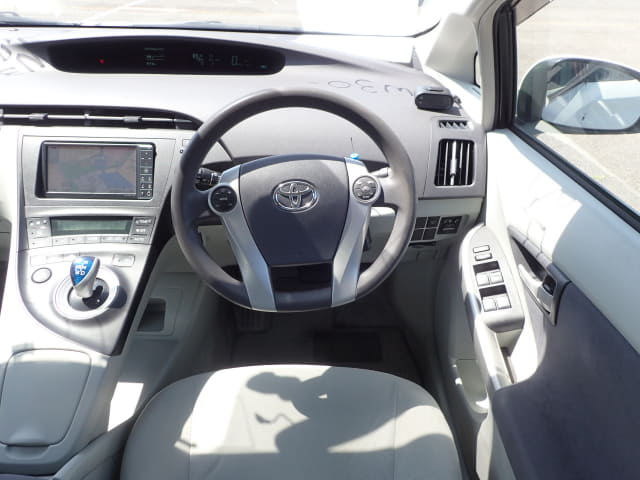 TOYOTA Prius thumbnail 30