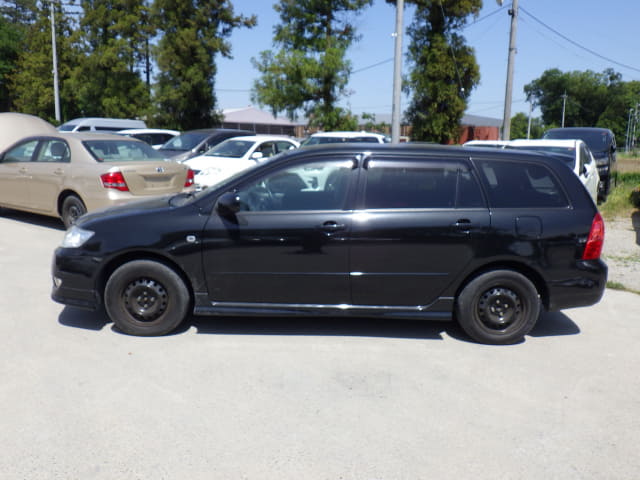 TOYOTA Corolla Fielder thumbnail 2