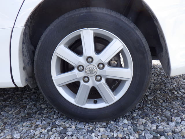 TOYOTA Voxy thumbnail 10