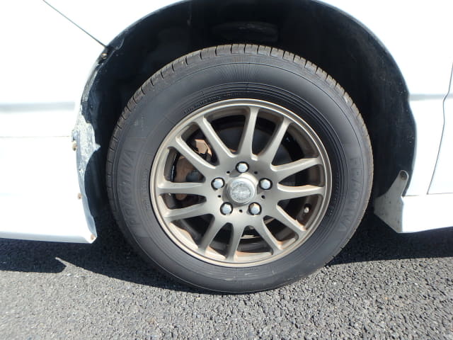 TOYOTA Noah thumbnail 9
