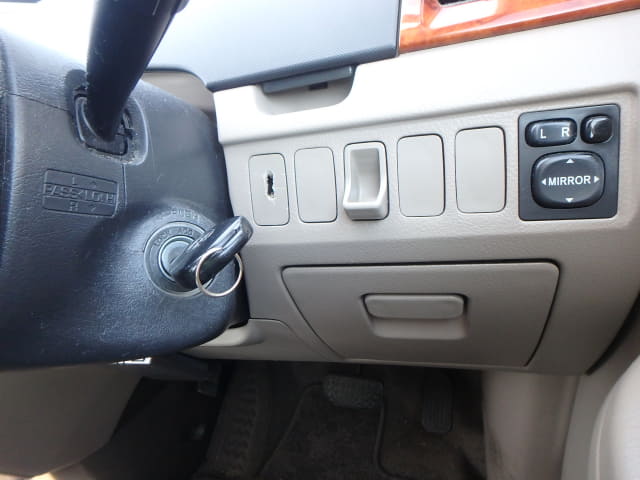 TOYOTA Noah thumbnail 40